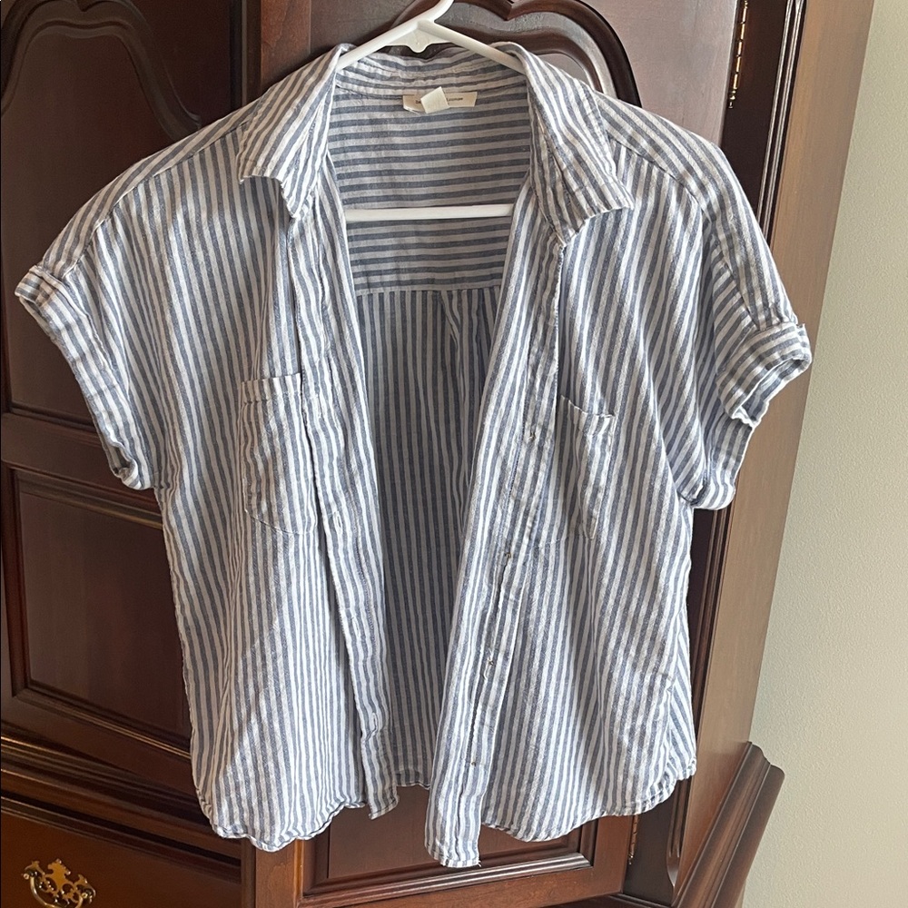beachlunchlounge Women's Blue and White Striped Button Down Shirt